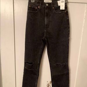 NWT Abercrombie Ultra High Rise Ankle Straight